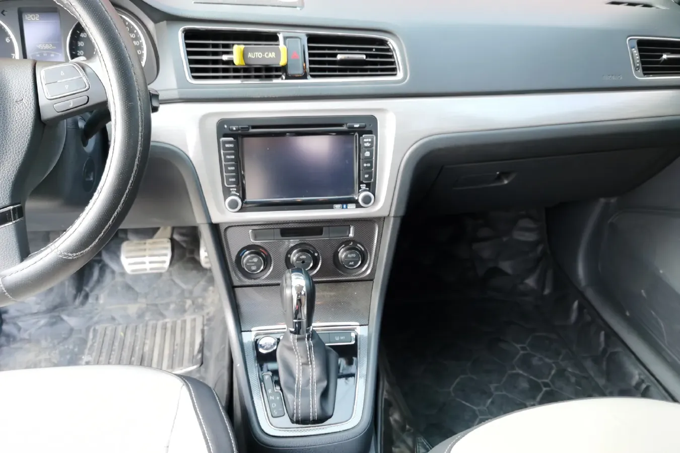 2014 Volkswagen Cross Lavida 1.6L 110HP L4 6AT,autocango,china used car exporter,china ev exporter,chinese used car exporter,chinese used ev exporter