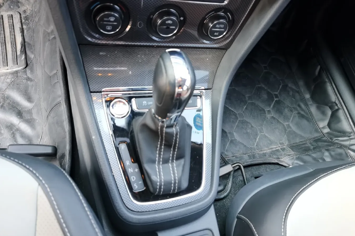 2014 Volkswagen Cross Lavida 1.6L 110HP L4 6AT,autocango,china used car exporter,china ev exporter,chinese used car exporter,chinese used ev exporter