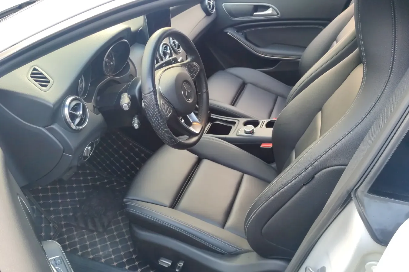 2019 Mercedes-Benz CLA Class 1.6T 156HP L4 7DCT,autocango,china used car exporter,china ev exporter,chinese used car exporter,chinese used ev exporter