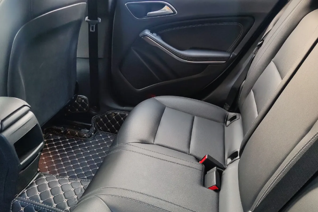 2019 Mercedes-Benz CLA Class 1.6T 156HP L4 7DCT,autocango,china used car exporter,china ev exporter,chinese used car exporter,chinese used ev exporter