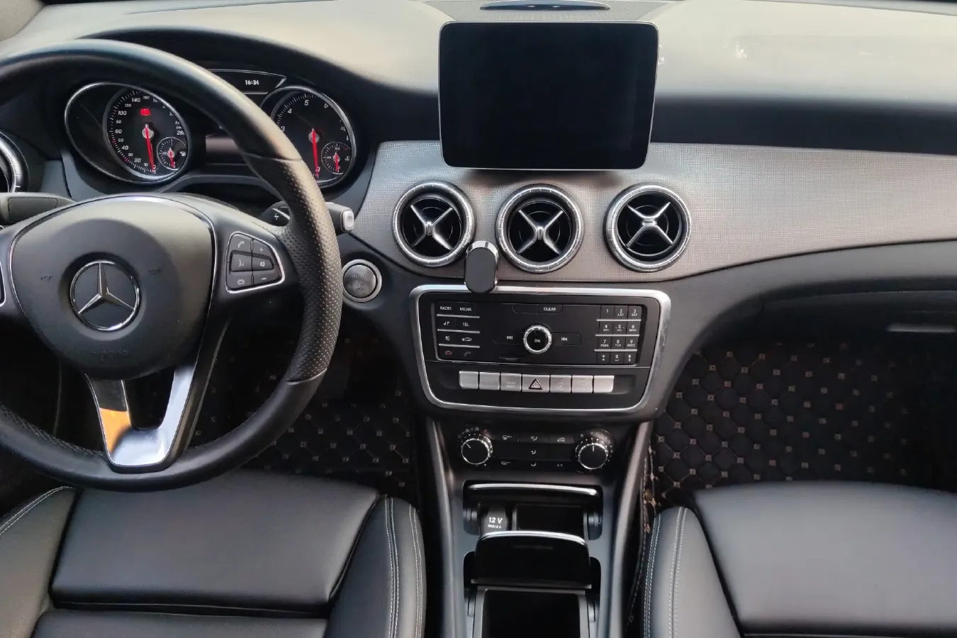 2019 Mercedes-Benz CLA Class 1.6T 156HP L4 7DCT,autocango,china used car exporter,china ev exporter,chinese used car exporter,chinese used ev exporter