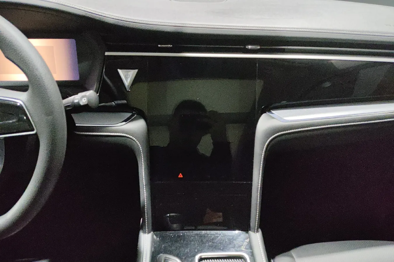 2020 Venucia Star 1.5T 190HP L4 7DCT,autocango,china used car exporter,china ev exporter,chinese used car exporter,chinese used ev exporter