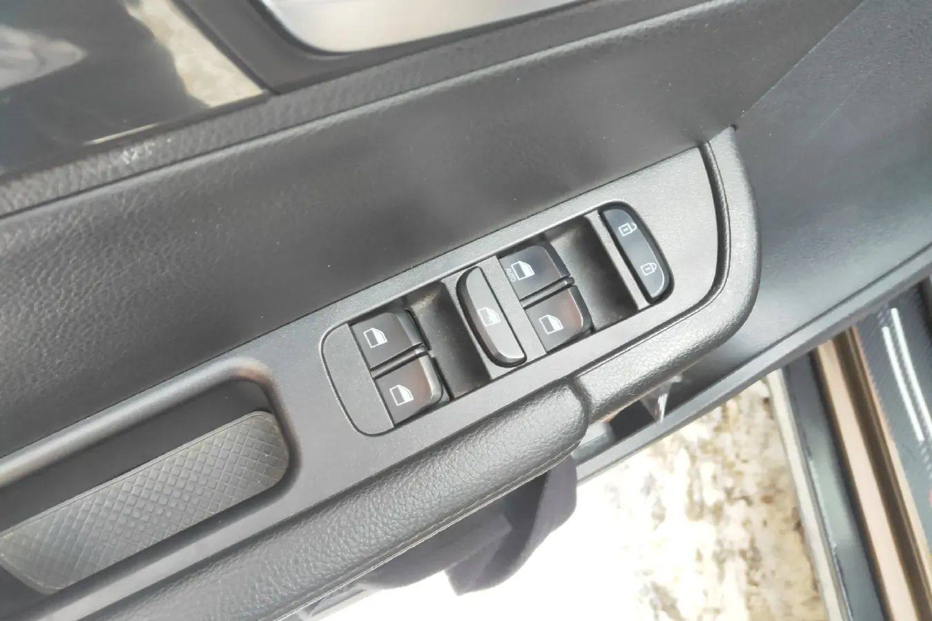 2014 Brilliance Auto V5 1.6L 118HP L4 5AT,autocango,china used car exporter,china ev exporter,chinese used car exporter,chinese used ev exporter