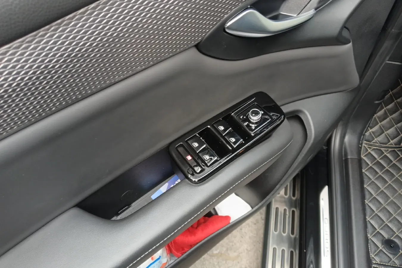 2020 Qoros 7 1.8T 231HP L4 7DCT,autocango,china used car exporter,china ev exporter,chinese used car exporter,chinese used ev exporter