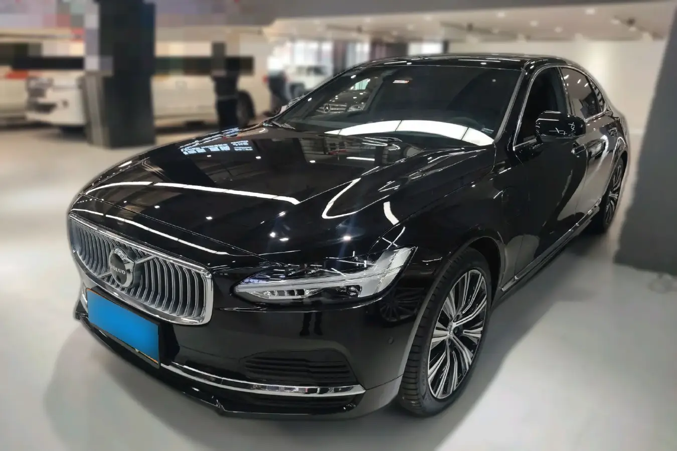 2024 Volvo S90 2.0T 310HP L4 8AT PHEV 18.831KWH