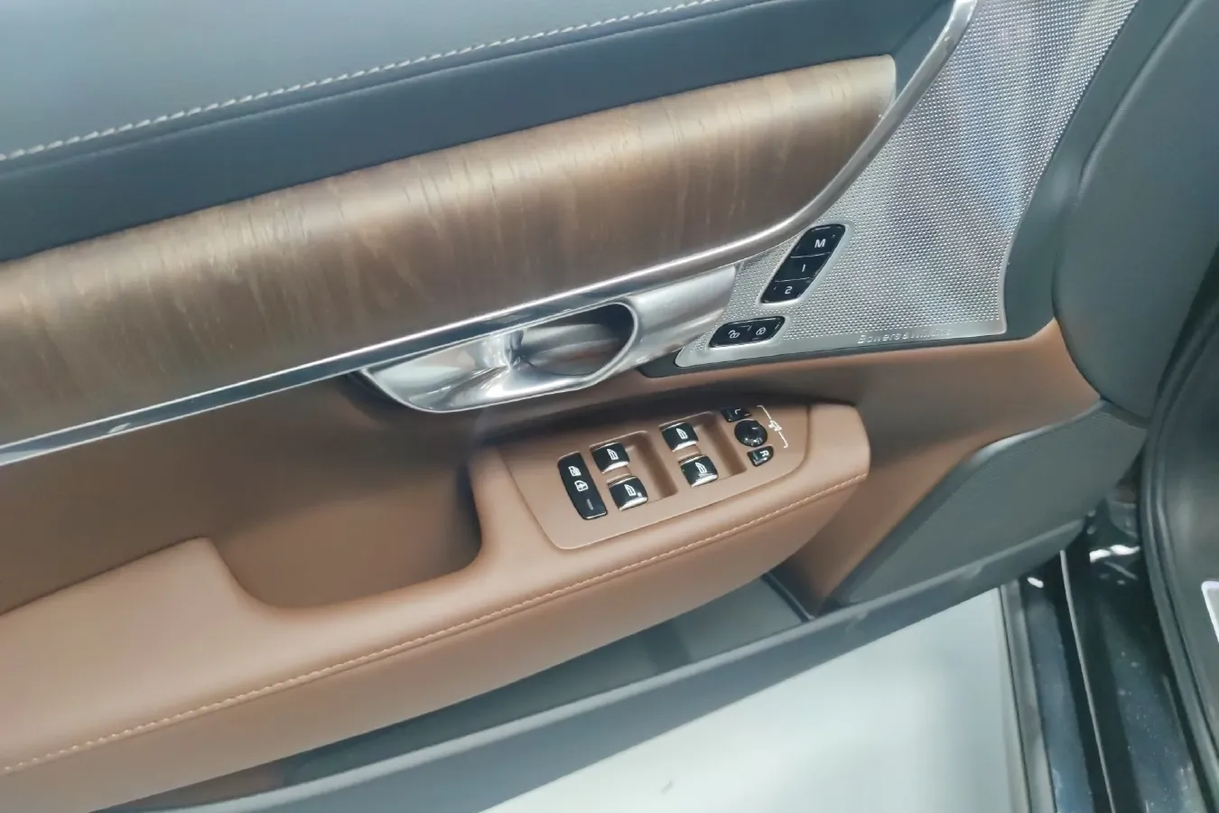 2024 Volvo S90 2.0T 310HP L4 8AT PHEV 18.831KWH,autocango,china used car exporter,china ev exporter,chinese used car exporter,chinese used ev exporter