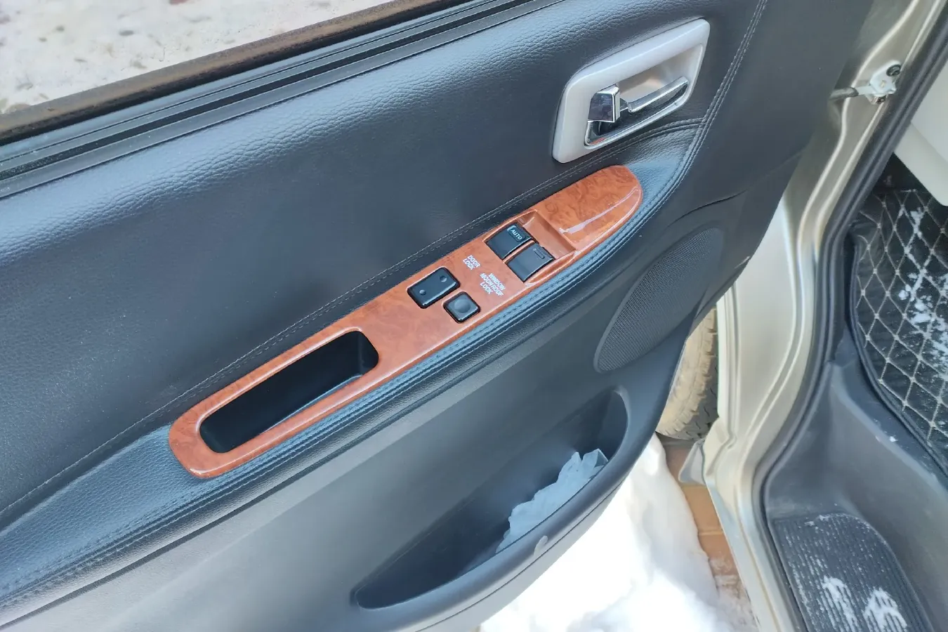 2019 JinBei Grace 2.0L 136HP L4 5MT,autocango,china used car exporter,china ev exporter,chinese used car exporter,chinese used ev exporter