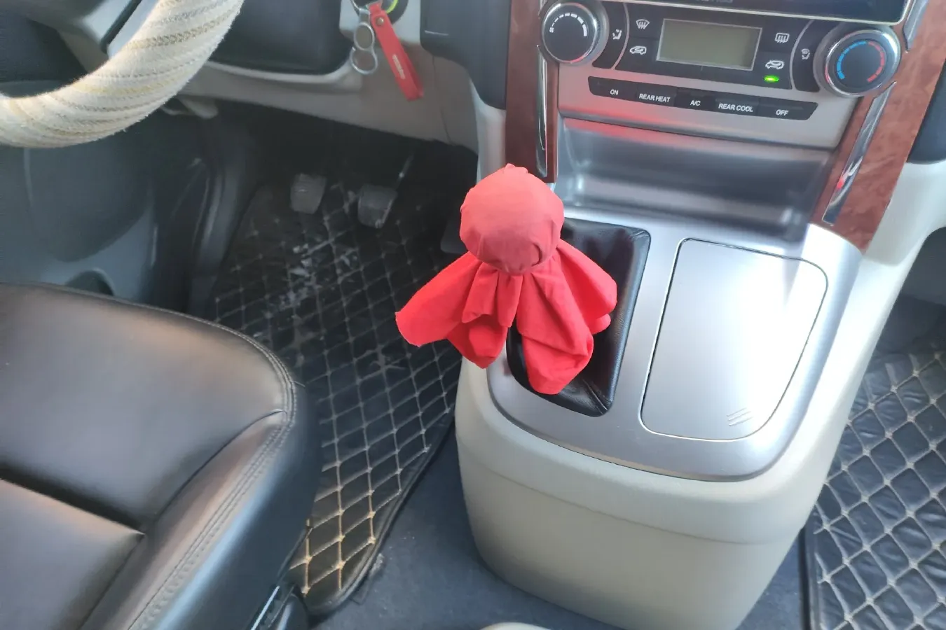 2019 JinBei Grace 2.0L 136HP L4 5MT,autocango,china used car exporter,china ev exporter,chinese used car exporter,chinese used ev exporter