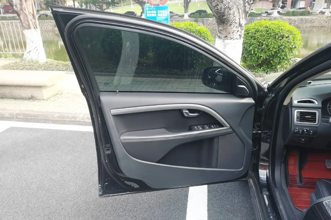 2012 Volvo S80L 2.0T 240HP L4 6DCT,autocango,china used car exporter,china ev exporter,chinese used car exporter,chinese used ev exporter