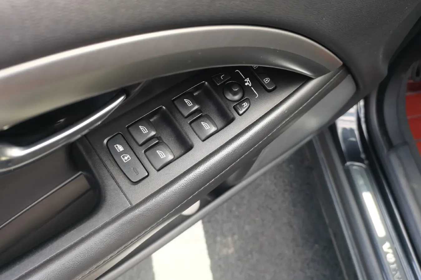 2012 Volvo S80L 2.0T 240HP L4 6DCT,autocango,china used car exporter,china ev exporter,chinese used car exporter,chinese used ev exporter