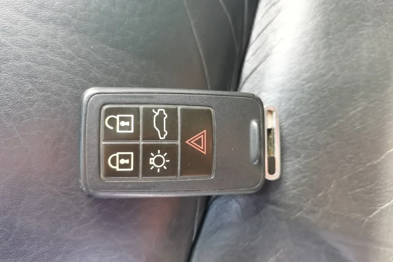 2012 Volvo S80L 2.0T 240HP L4 6DCT,autocango,china used car exporter,china ev exporter,chinese used car exporter,chinese used ev exporter