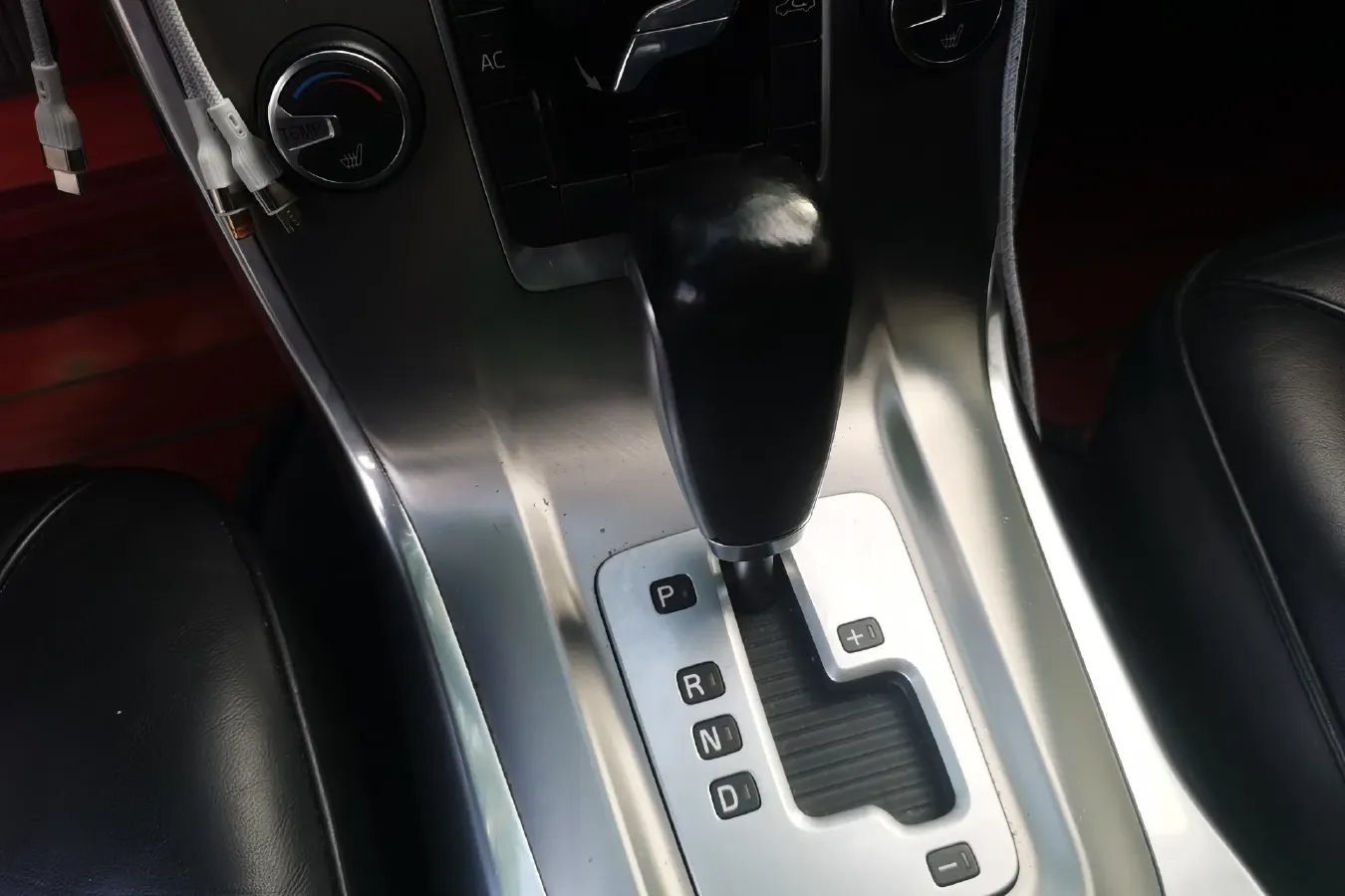 2012 Volvo S80L 2.0T 240HP L4 6DCT,autocango,china used car exporter,china ev exporter,chinese used car exporter,chinese used ev exporter