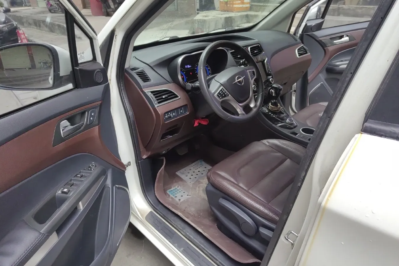 2016 HaiMa V70 1.5T 156HP L4 6AT,autocango,china used car exporter,china ev exporter,chinese used car exporter,chinese used ev exporter