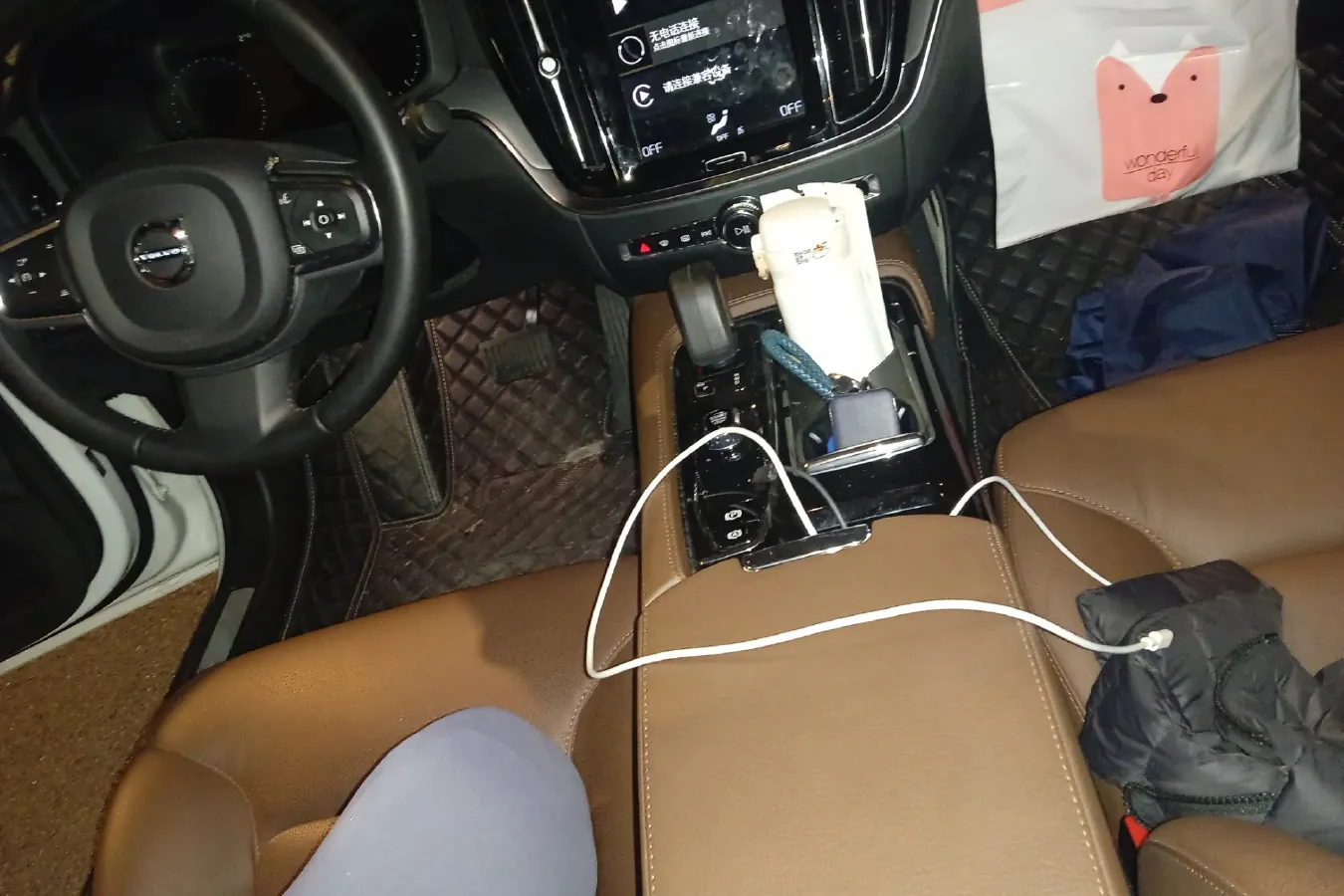 2022 Volvo S60 2.0T 303HP L4 8AT PHEV 11.6KWH,autocango,china used car exporter,china ev exporter,chinese used car exporter,chinese used ev exporter