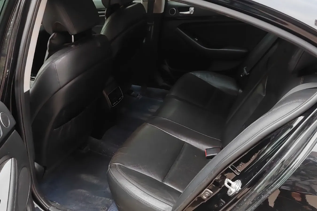 2013 Kia Cadenza 2.4L 180HP L4 6AT,autocango,china used car exporter,china ev exporter,chinese used car exporter,chinese used ev exporter