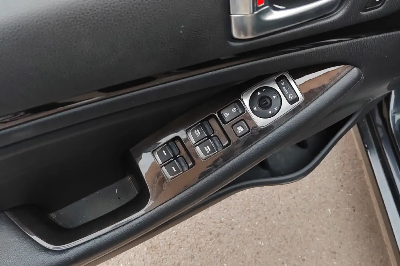 2013 Kia Cadenza 2.4L 180HP L4 6AT,autocango,china used car exporter,china ev exporter,chinese used car exporter,chinese used ev exporter