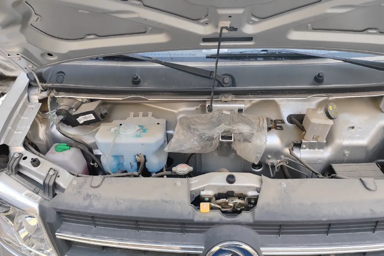 2022 DongFeng DFSK C32 1.6L 122HP L4 5MT,autocango,china used car exporter,china ev exporter,chinese used car exporter,chinese used ev exporter