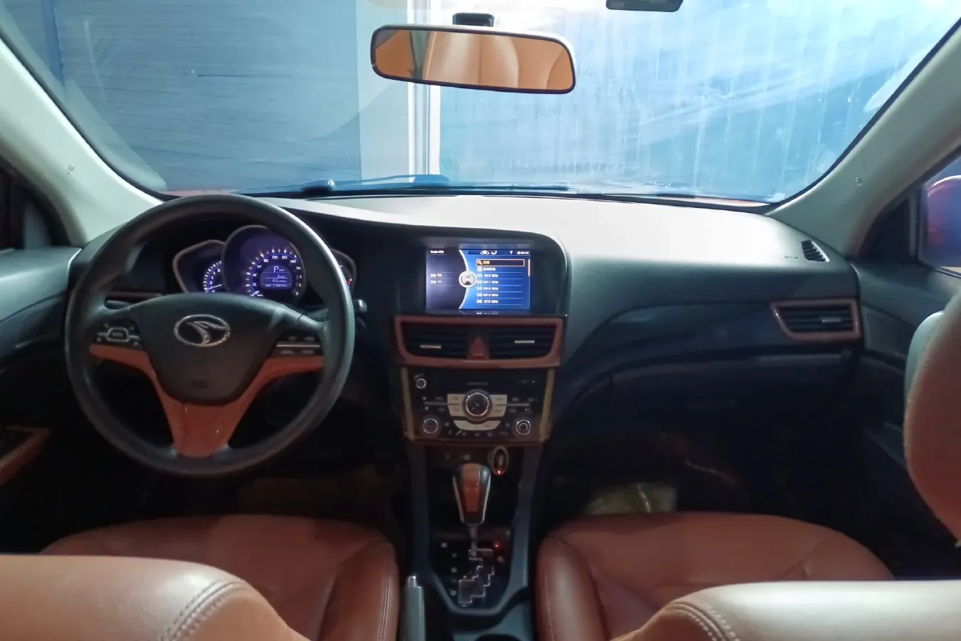 2013 Soueast V6 1.5L 120HP L4 CVT,autocango,china used car exporter,china ev exporter,chinese used car exporter,chinese used ev exporter