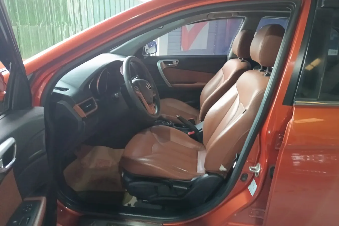 2013 Soueast V6 1.5L 120HP L4 CVT,autocango,china used car exporter,china ev exporter,chinese used car exporter,chinese used ev exporter