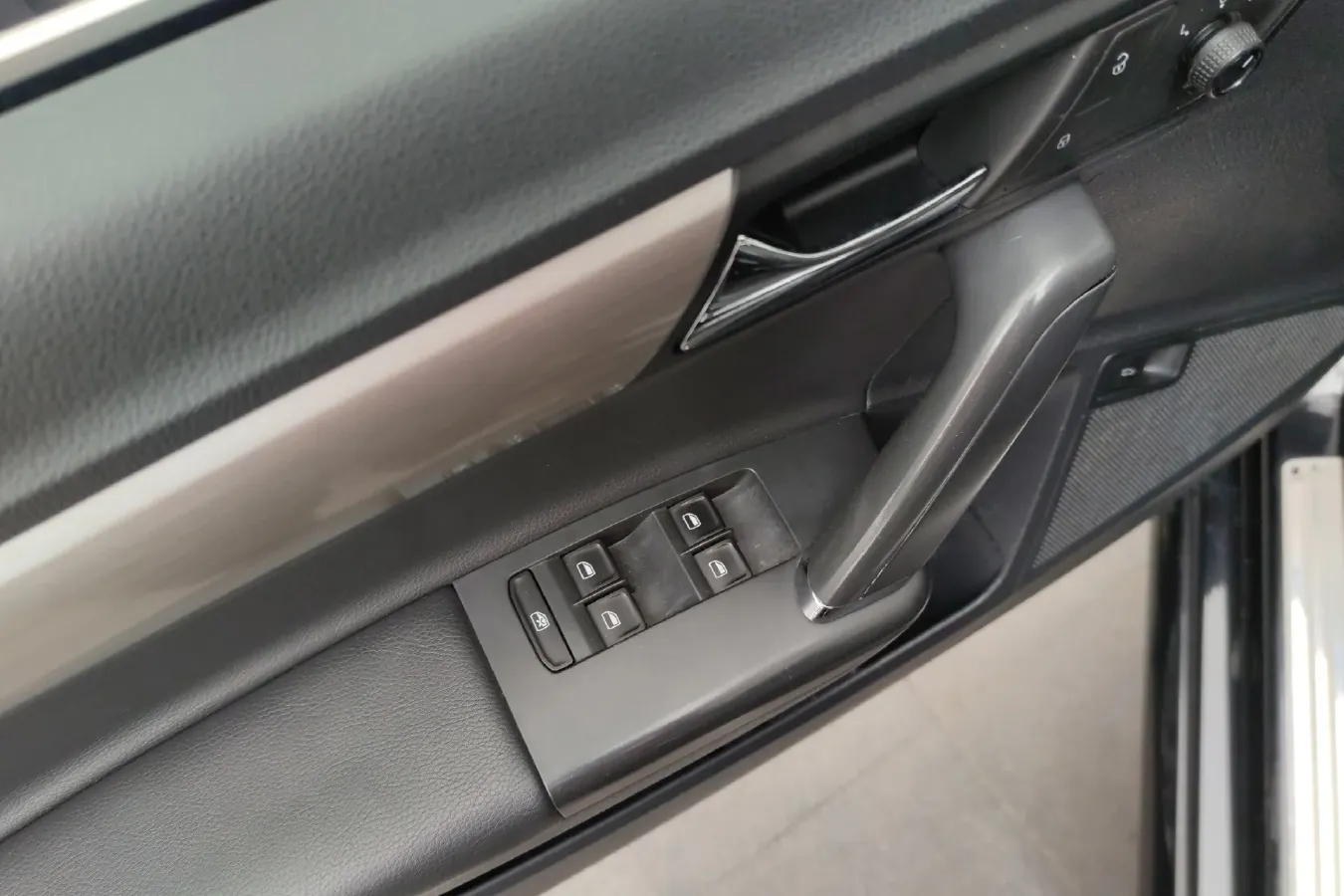 2013 Volkswagen Lavida 1.4T 131HP L4 7DCT,autocango,china used car exporter,china ev exporter,chinese used car exporter,chinese used ev exporter