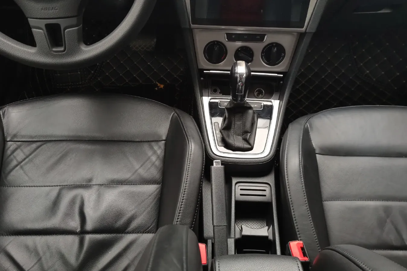 2013 Volkswagen Lavida 1.4T 131HP L4 7DCT,autocango,china used car exporter,china ev exporter,chinese used car exporter,chinese used ev exporter