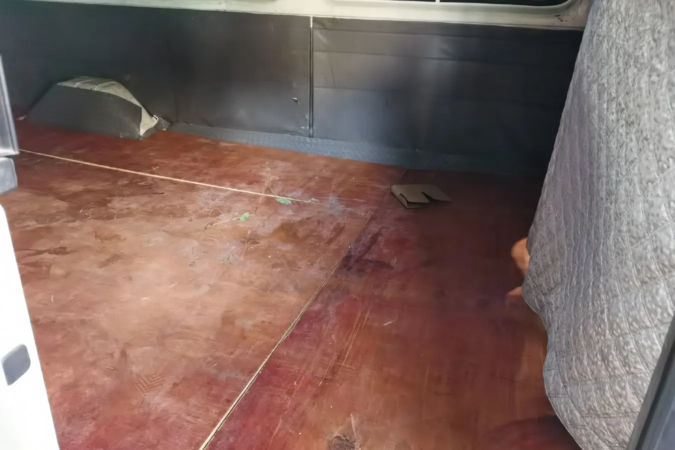 2009 Ford Classic Transit 2.8T 116HP L4 5MT,autocango,china used car exporter,china ev exporter,chinese used car exporter,chinese used ev exporter