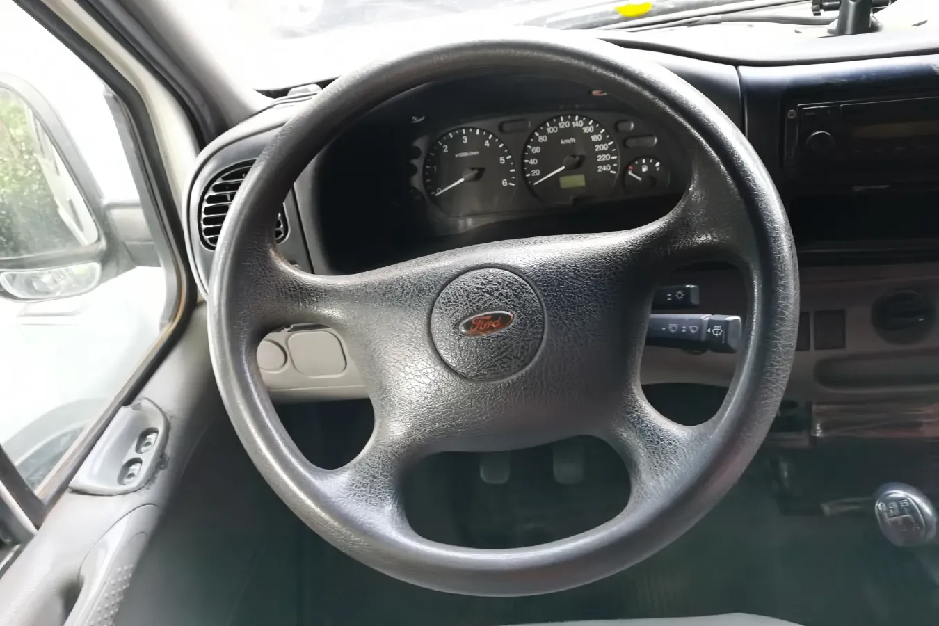 2009 Ford Classic Transit 2.8T 116HP L4 5MT,autocango,china used car exporter,china ev exporter,chinese used car exporter,chinese used ev exporter