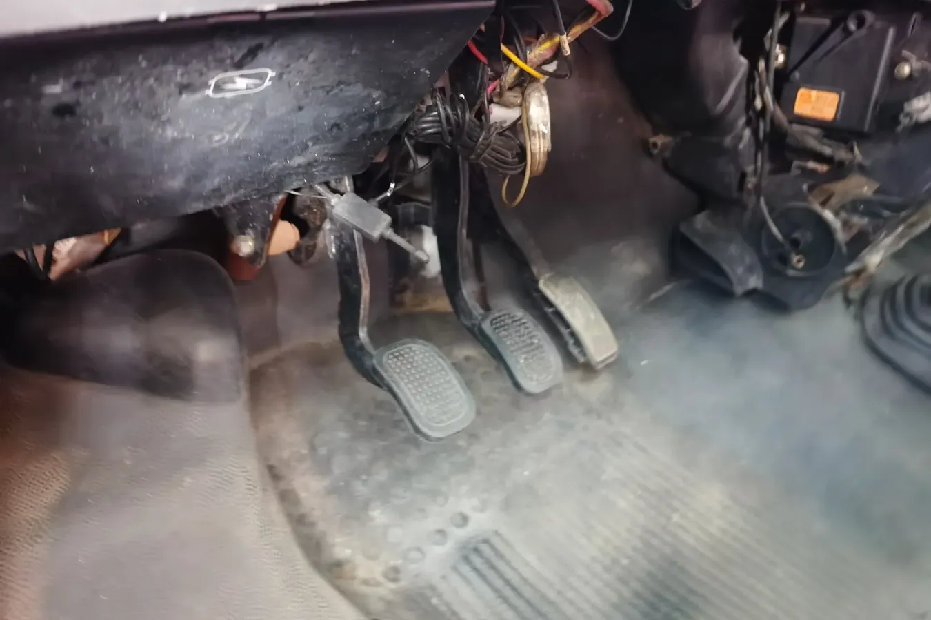 2009 Ford Classic Transit 2.8T 116HP L4 5MT,autocango,china used car exporter,china ev exporter,chinese used car exporter,chinese used ev exporter