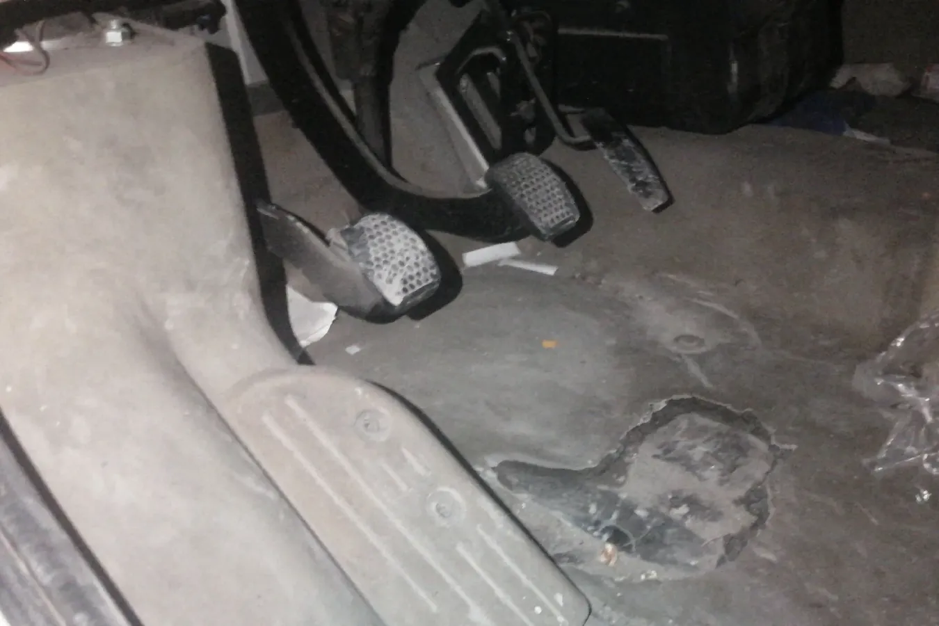 2018 DongFeng DFSK C37 1.5L 112HP L4 5MT,autocango,china used car exporter,china ev exporter,chinese used car exporter,chinese used ev exporter