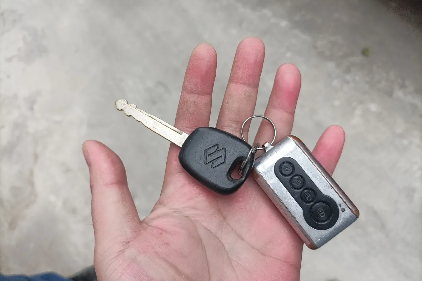 2013 Suzuki Liana 1.4L 101HP L4 5MT,autocango,china used car exporter,china ev exporter,chinese used car exporter,chinese used ev exporter