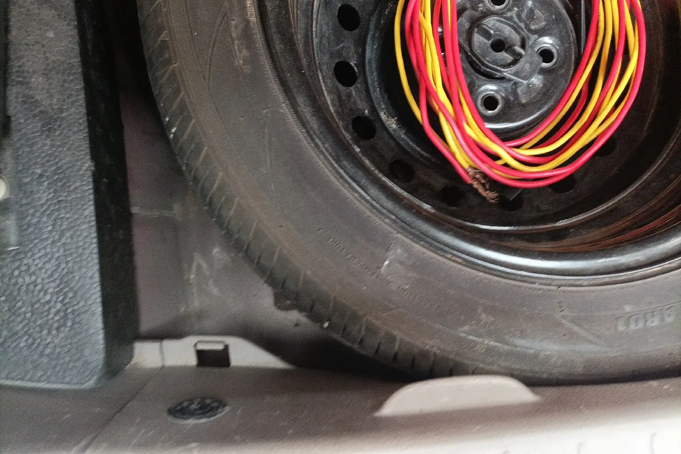 2013 Suzuki Liana 1.4L 101HP L4 5MT,autocango,china used car exporter,china ev exporter,chinese used car exporter,chinese used ev exporter