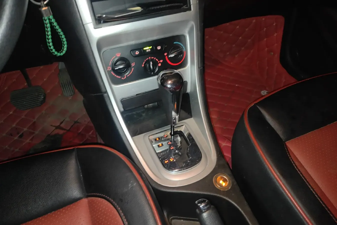 2010 Peugeot 307 1.6L 106HP L4 4AT,autocango,china used car exporter,china ev exporter,chinese used car exporter,chinese used ev exporter