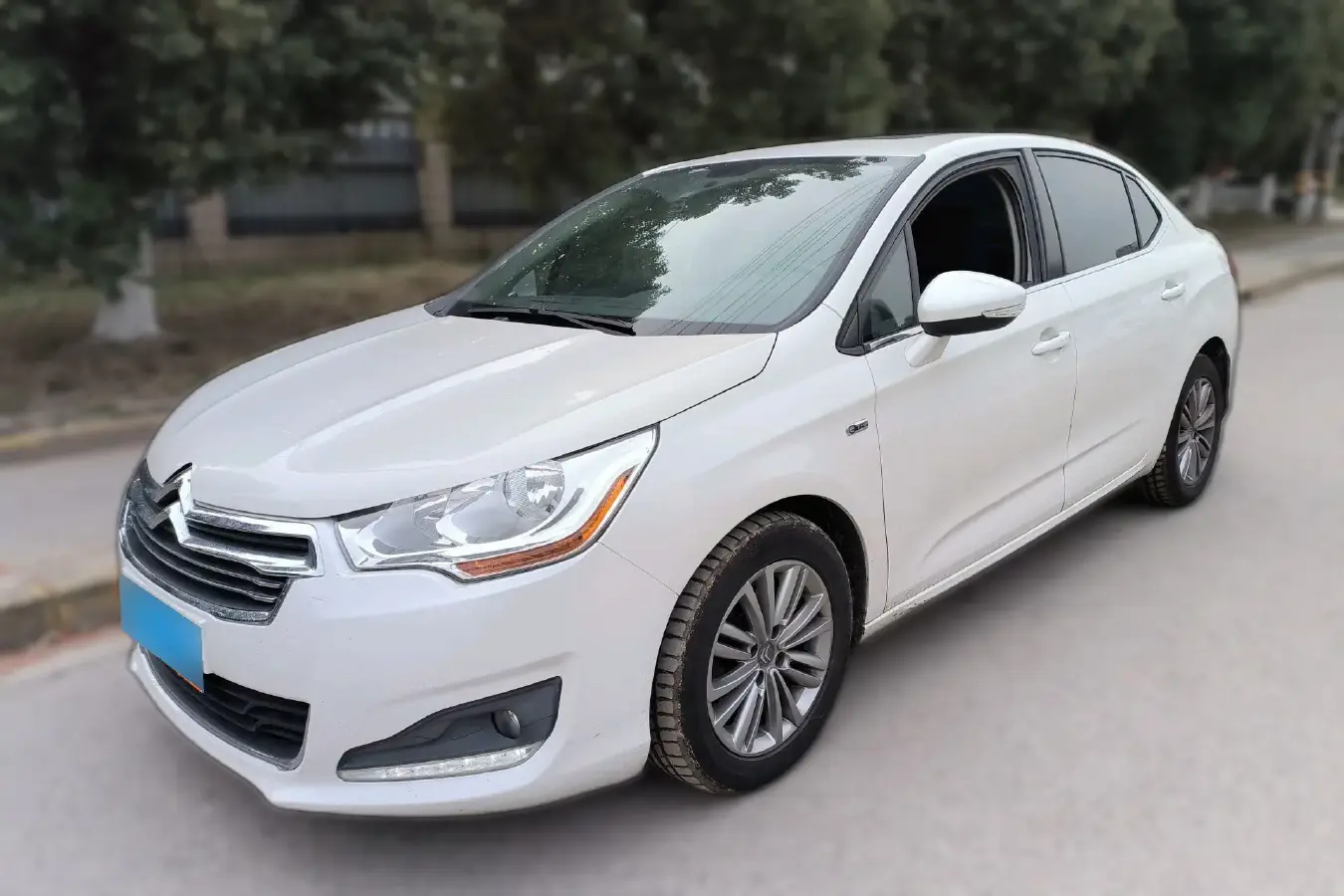 2015 Citroen C4L 1.2T 136HP L3 6AT