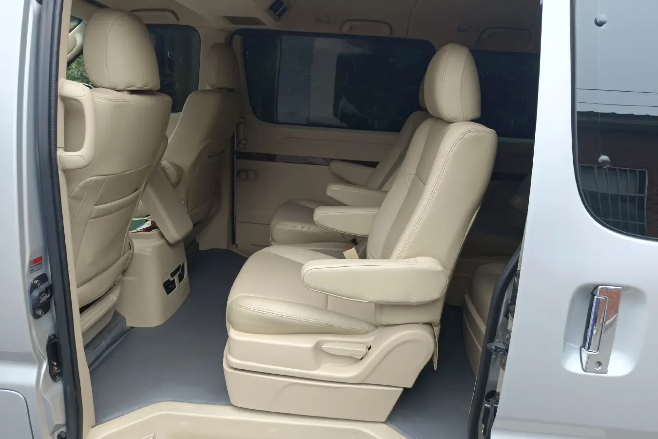 2014 JinBei Grace 2.4L 139HP L4 5MT,autocango,china used car exporter,china ev exporter,chinese used car exporter,chinese used ev exporter