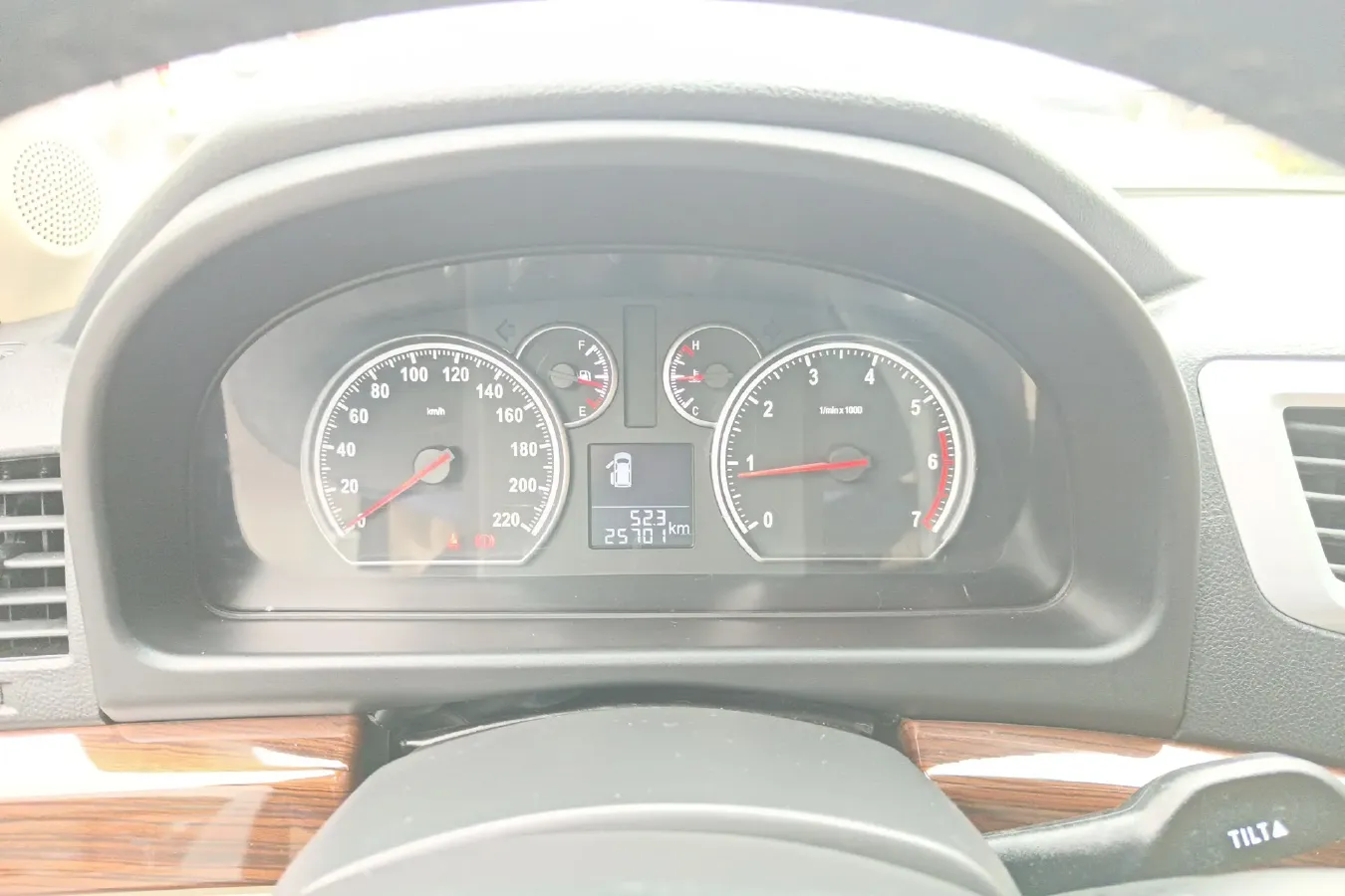 2014 JinBei Grace 2.4L 139HP L4 5MT,autocango,china used car exporter,china ev exporter,chinese used car exporter,chinese used ev exporter