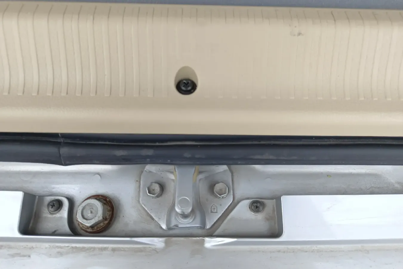 2014 JinBei Grace 2.4L 139HP L4 5MT,autocango,china used car exporter,china ev exporter,chinese used car exporter,chinese used ev exporter