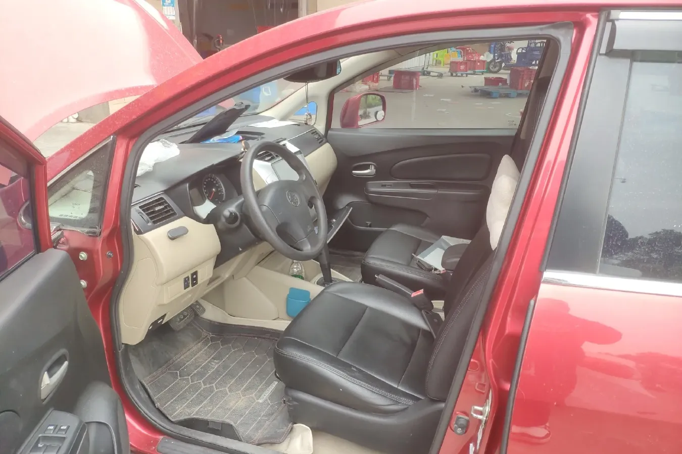 2012 Venucia R50 1.6L 117HP L4 4AT,autocango,china used car exporter,china ev exporter,chinese used car exporter,chinese used ev exporter