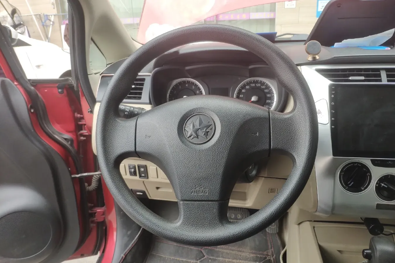 2012 Venucia R50 1.6L 117HP L4 4AT,autocango,china used car exporter,china ev exporter,chinese used car exporter,chinese used ev exporter