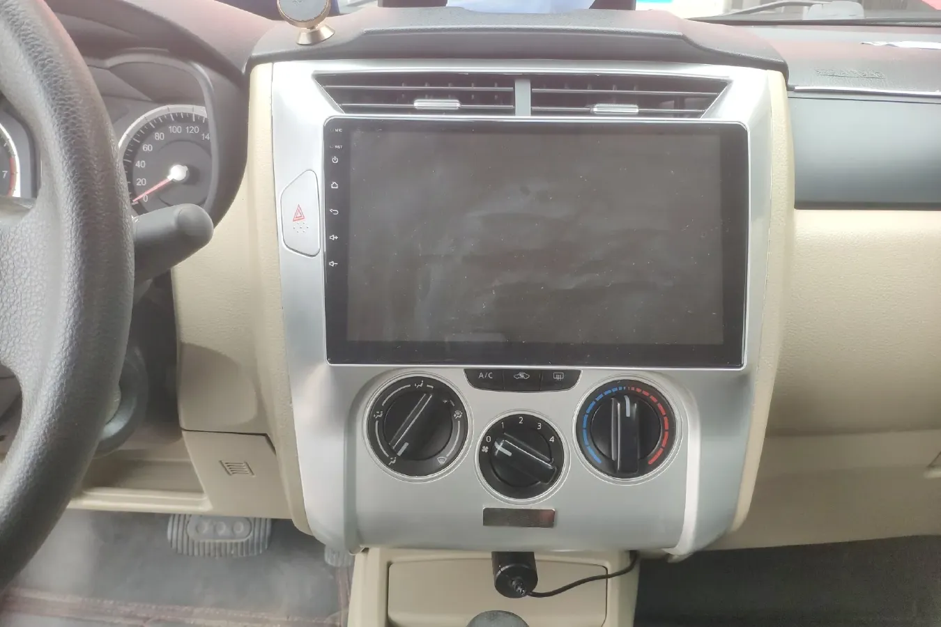 2012 Venucia R50 1.6L 117HP L4 4AT,autocango,china used car exporter,china ev exporter,chinese used car exporter,chinese used ev exporter