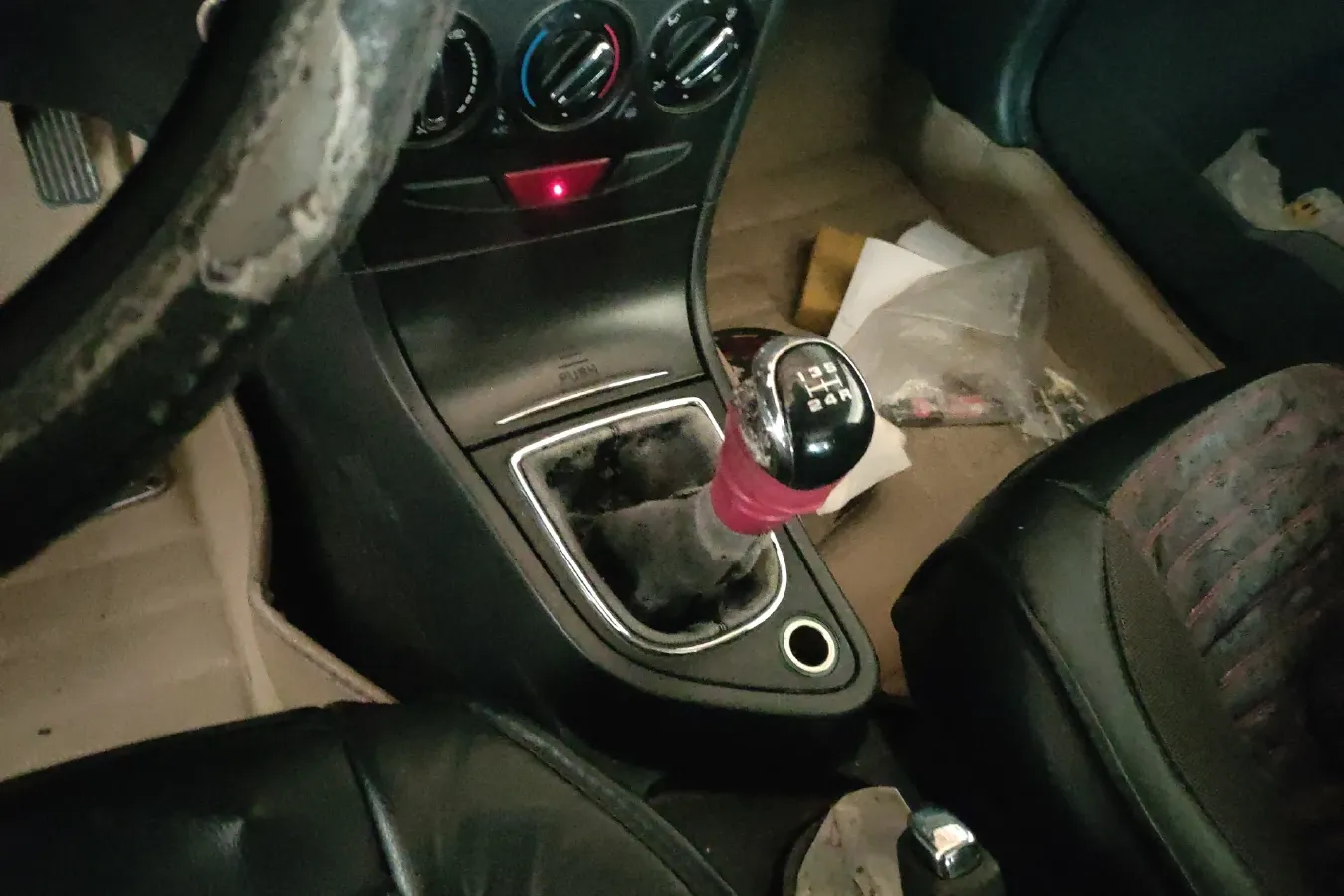 2013 DongFeng Aeolus S30 1.6L 106HP L4 5MT,autocango,china used car exporter,china ev exporter,chinese used car exporter,chinese used ev exporter