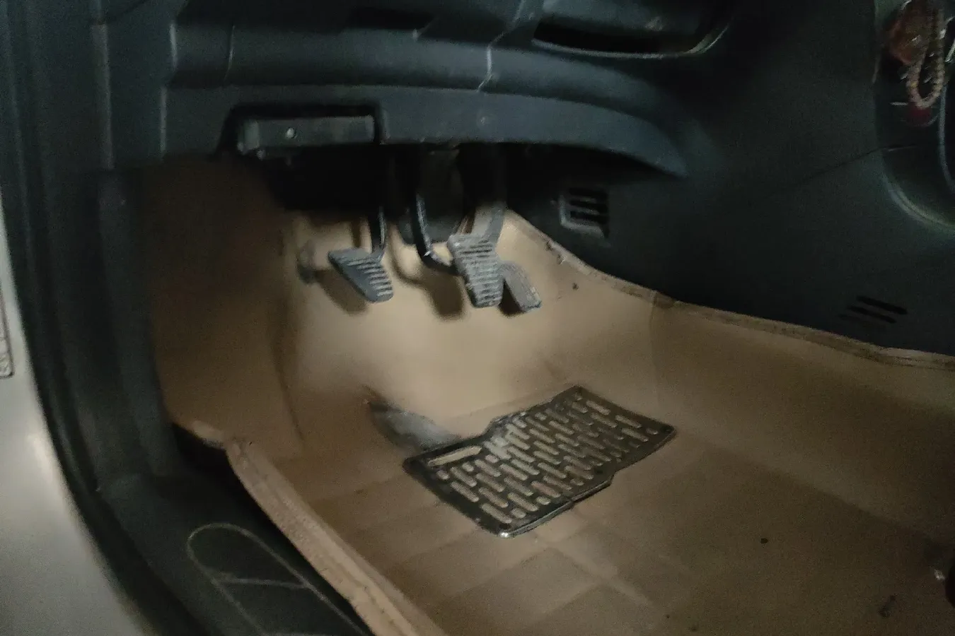 2013 DongFeng Aeolus S30 1.6L 106HP L4 5MT,autocango,china used car exporter,china ev exporter,chinese used car exporter,chinese used ev exporter