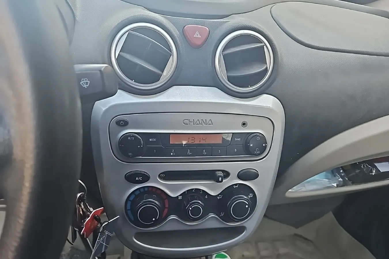 2012 ChangAn BenBen MINI 1.0L 69HP L4 5MT,autocango,china used car exporter,china ev exporter,chinese used car exporter,chinese used ev exporter