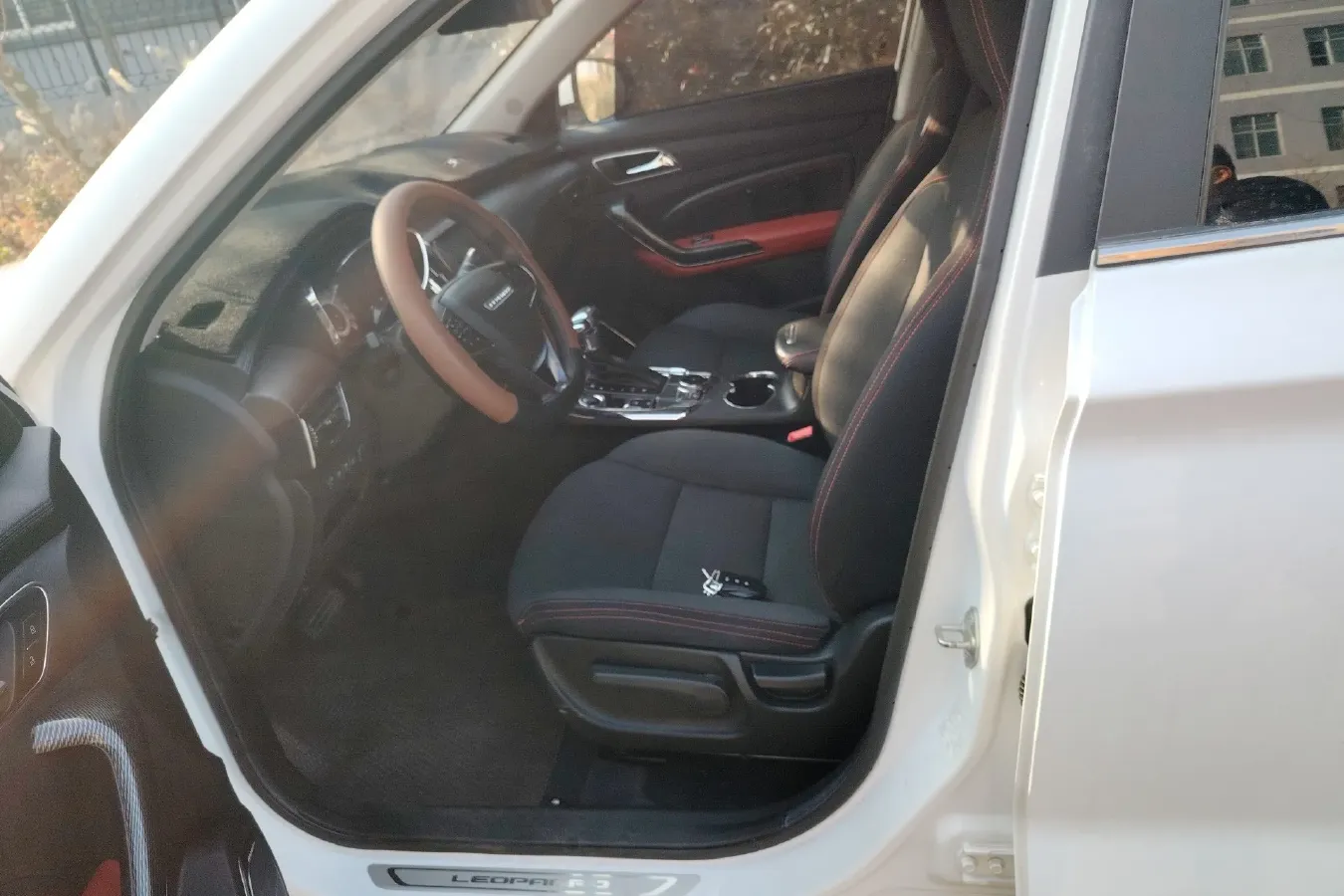 2017 Leopaard CS9 1.5L 113HP L4 CVT,autocango,china used car exporter,china ev exporter,chinese used car exporter,chinese used ev exporter