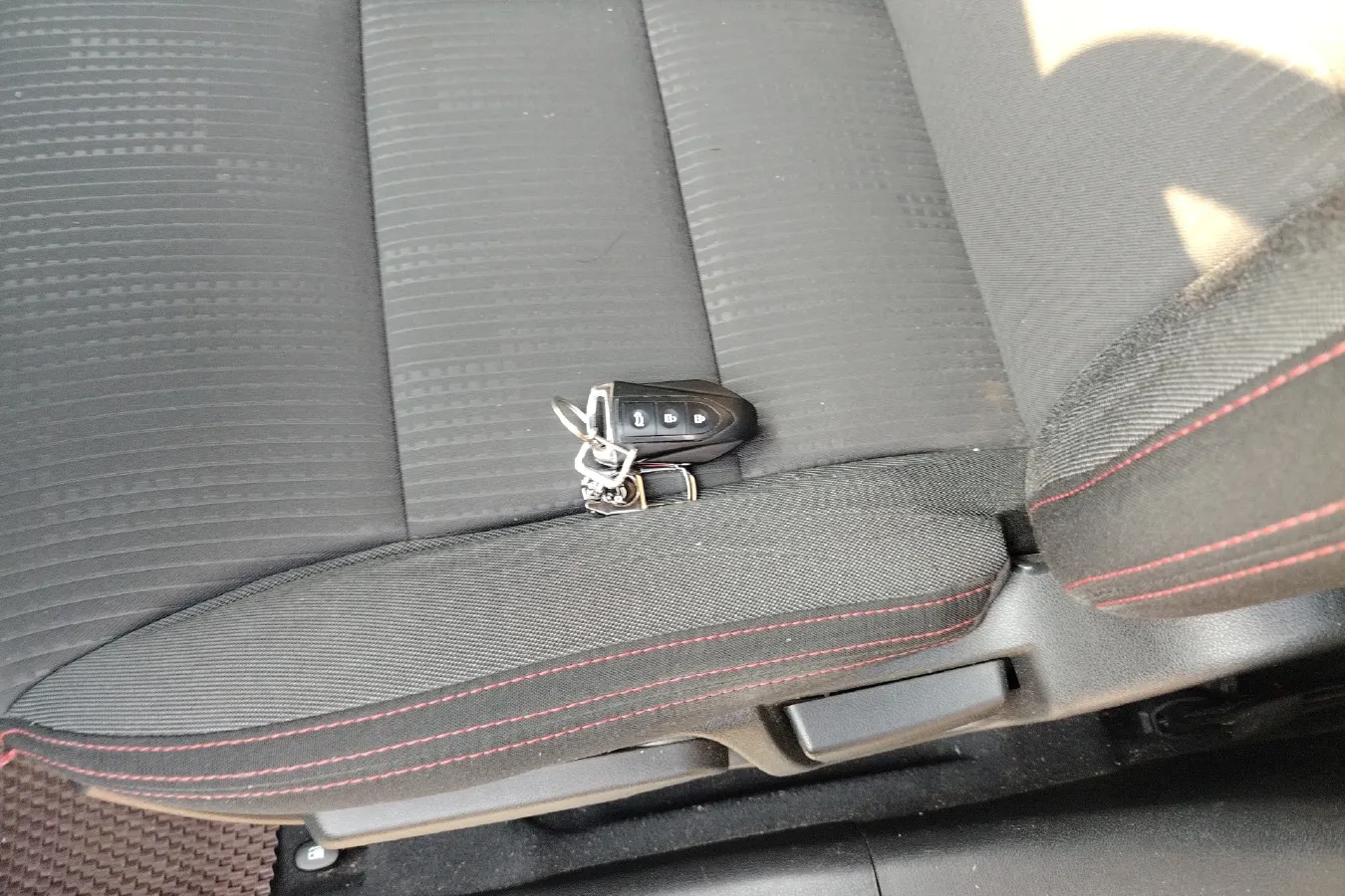 2017 Leopaard CS9 1.5L 113HP L4 CVT,autocango,china used car exporter,china ev exporter,chinese used car exporter,chinese used ev exporter