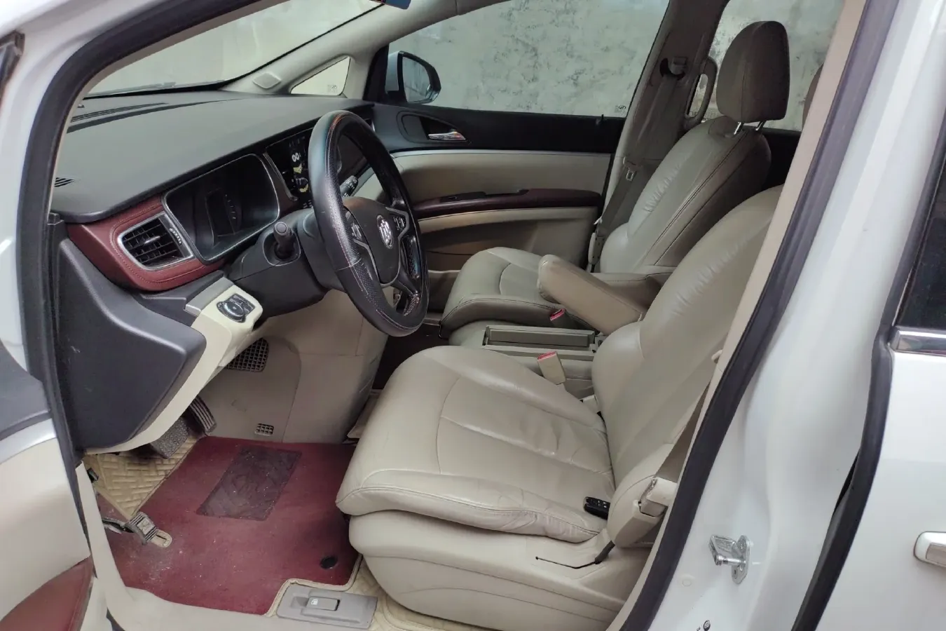 2017 Buick GL8 2.5L 200HP L4 6AT,autocango,china used car exporter,china ev exporter,chinese used car exporter,chinese used ev exporter