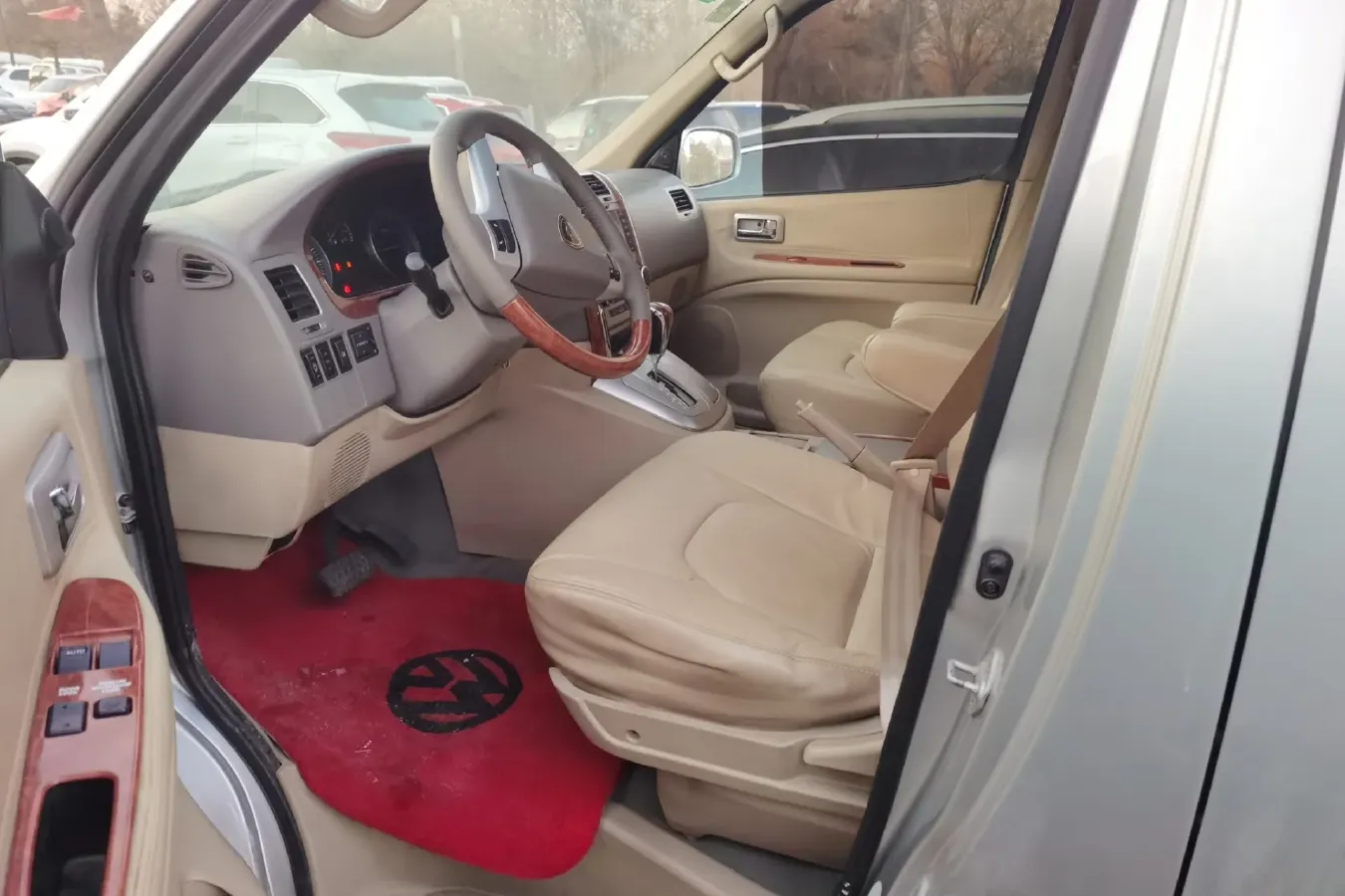 2010 JinBei Grace 2.7L 151HP L4 4AT,autocango,china used car exporter,china ev exporter,chinese used car exporter,chinese used ev exporter