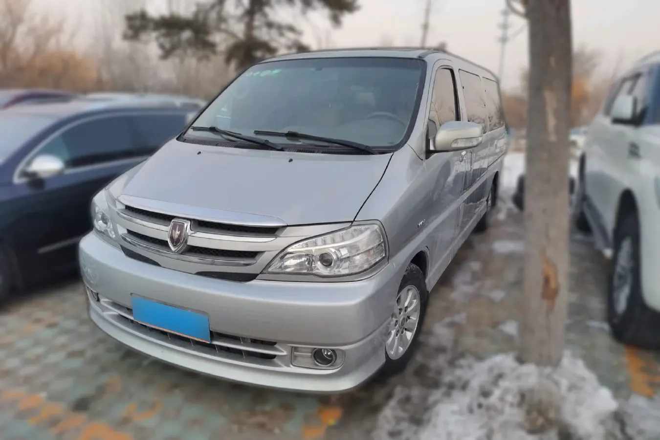 2010 JinBei Grace 2.7L 151HP L4 4AT,autocango,china used car exporter,china ev exporter,chinese used car exporter,chinese used ev exporter