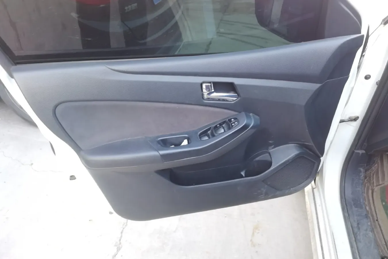 2015 Venucia T70 2.0L 144HP L4 CVT,autocango,china used car exporter,china ev exporter,chinese used car exporter,chinese used ev exporter