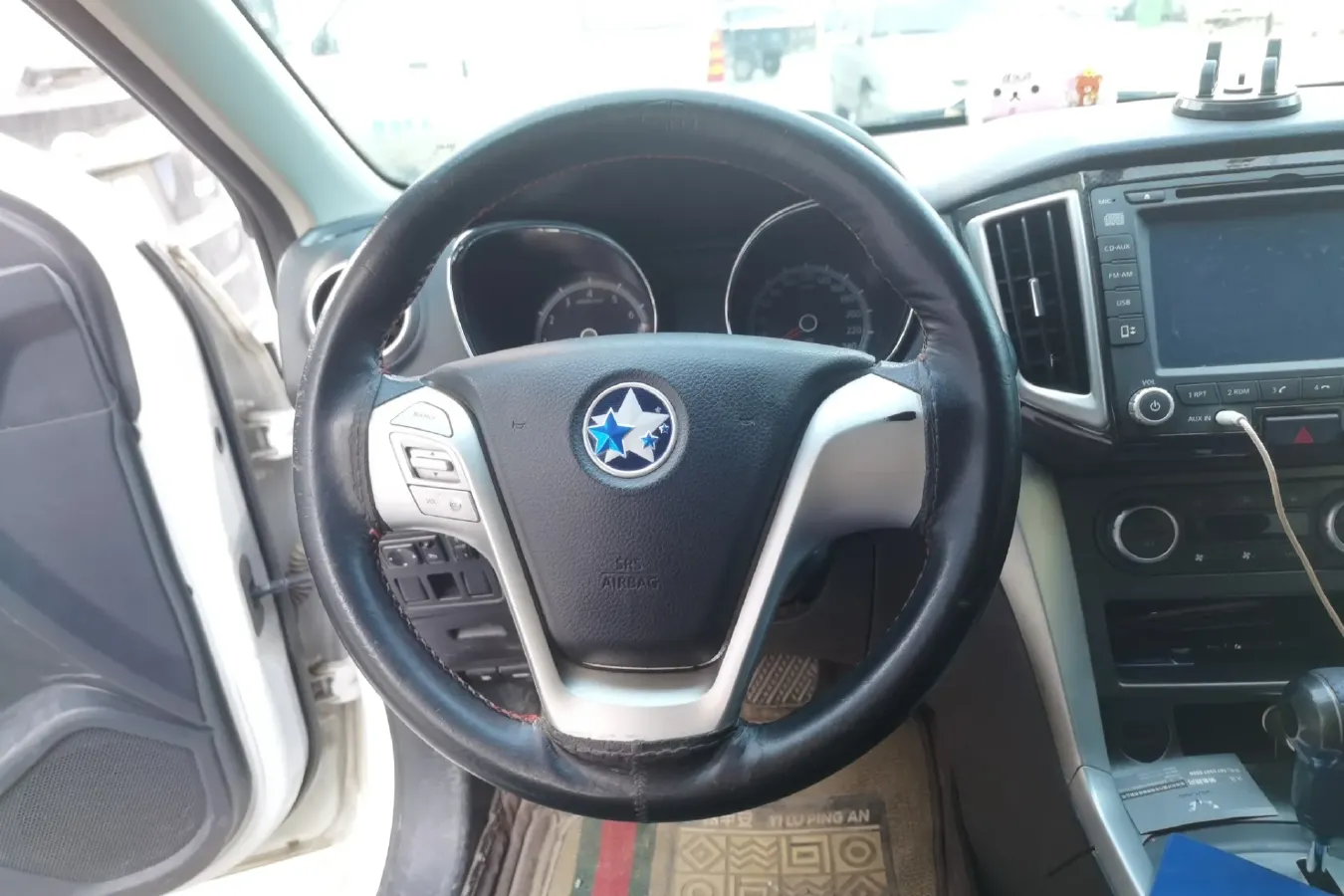 2015 Venucia T70 2.0L 144HP L4 CVT,autocango,china used car exporter,china ev exporter,chinese used car exporter,chinese used ev exporter