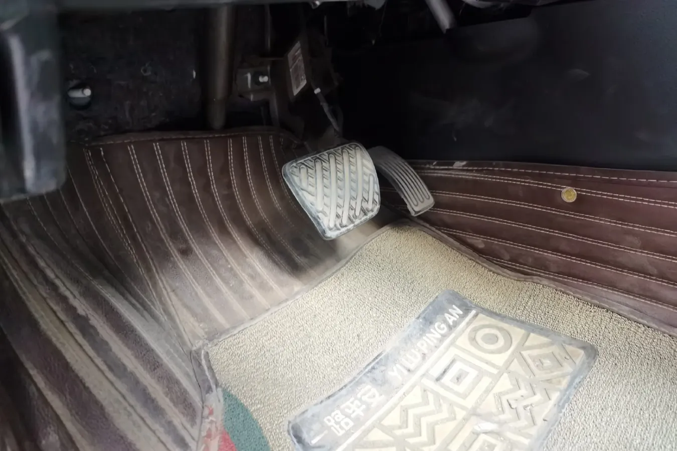 2015 Venucia T70 2.0L 144HP L4 CVT,autocango,china used car exporter,china ev exporter,chinese used car exporter,chinese used ev exporter